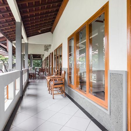 Reddoorz Plus @ Purwodadi Pasuruan Exterior photo